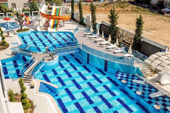 Двухкомнатная квартира 1+1 с мебелью и богатой инфраструктурой в районе Махмутлар