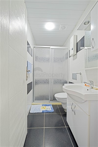 Двухкомнатная квартира 1+1 с мебелью и балконом в районе Махмутлар