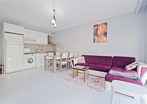 Двухкомнатная квартира 1+1 с мебелью и балконом в районе Махмутлар