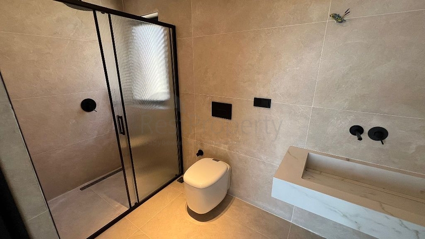 Современная отдельная вилла 4+1 с большим участком в Фетхие