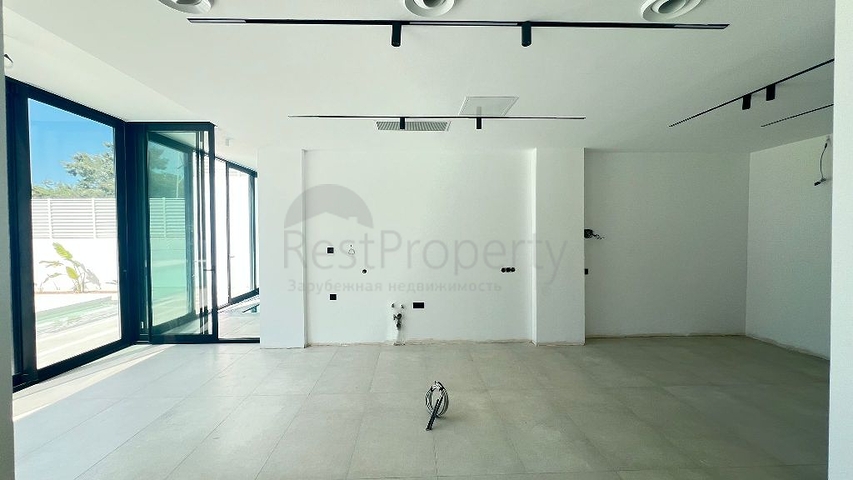 Современная отдельная вилла 4+1 с большим участком в Фетхие