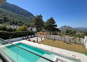 Современная отдельная вилла 4+1 с большим участком в Фетхие