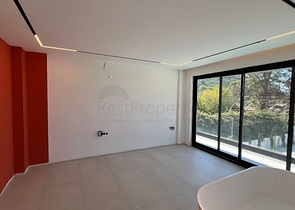 Современная отдельная вилла 4+1 с большим участком в Фетхие