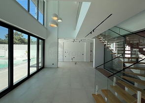 Современная отдельная вилла 4+1 с большим участком в Фетхие