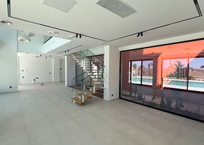 Современная отдельная вилла 4+1 с большим участком в Фетхие