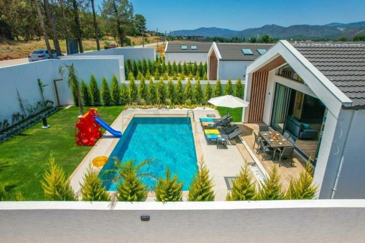 Отдельная вилла 3+1 с видом на природу в районе — Фетхие