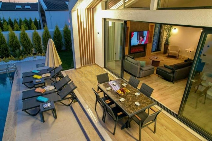 Отдельная вилла 3+1 с видом на природу в районе — Фетхие