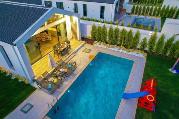 Отдельная вилла 3+1 с видом на природу в районе — Фетхие