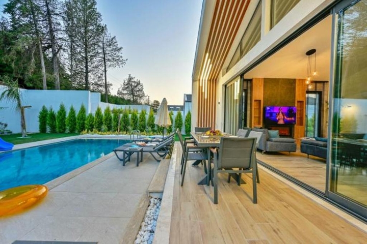 Отдельная вилла 3+1 с видом на природу в районе — Фетхие