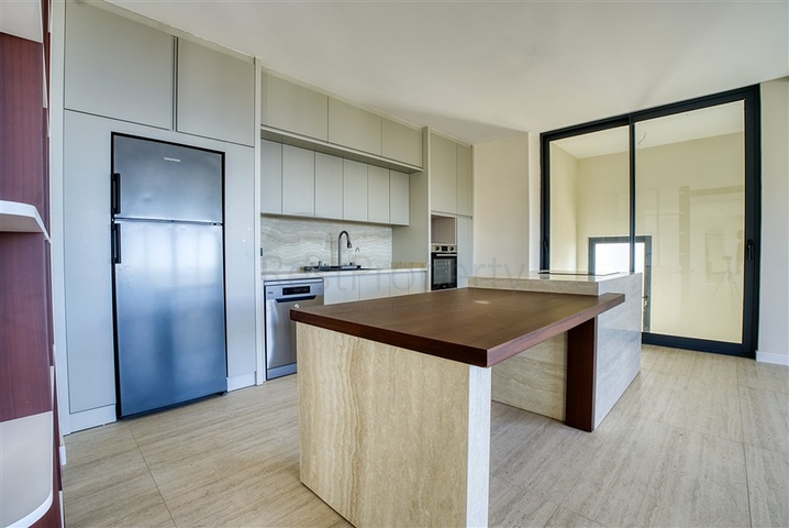 Шестикомнатная вилла 4+2 с частным бассейном в центре Аланьи