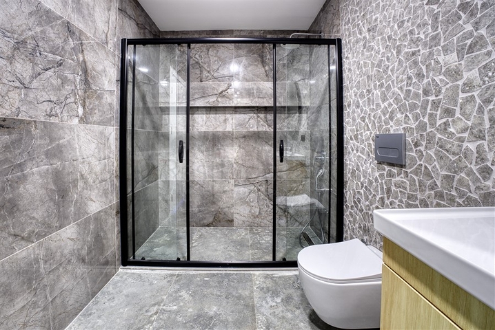 Шестикомнатная вилла 4+2 с частным бассейном в центре Аланьи