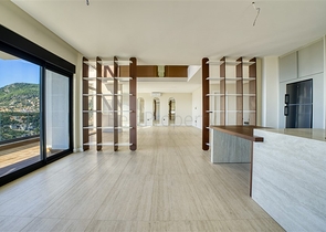 Шестикомнатная вилла 4+2 с частным бассейном в центре Аланьи