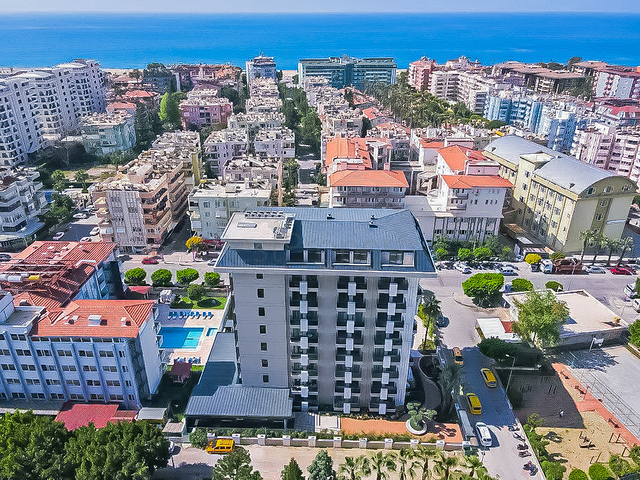 Современная трёхкомнатная квартира 2+1 в центре Аланьи