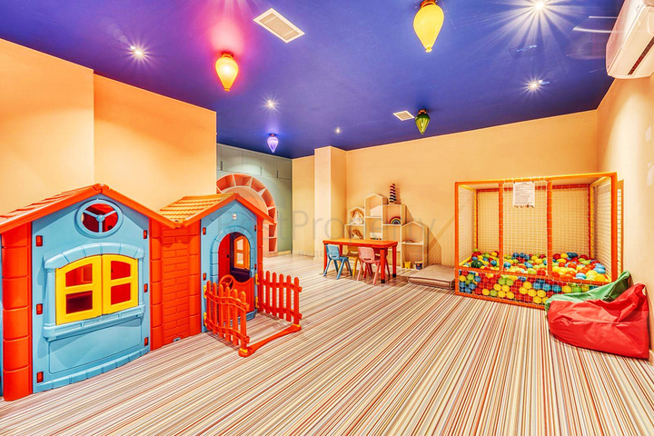 Современная трёхкомнатная квартира 2+1 в центре Аланьи