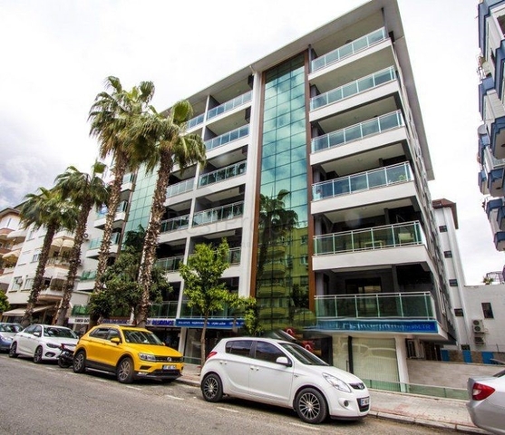 Двухкомнатная квартира 1+1 в центре Аланьи рядом с городской инфраструктурой