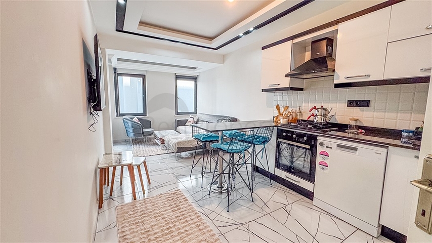 Двухкомнатная квартира 1+1 в центре Аланьи рядом с городской инфраструктурой