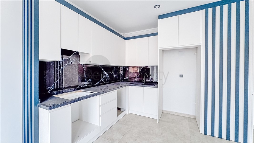 Двухкомнатная квартира 1+1 в центре Аланьи рядом с городской жизнью