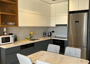 Двухкомнатная квартира 1+1 в центре Аланьи в современном жилом доме