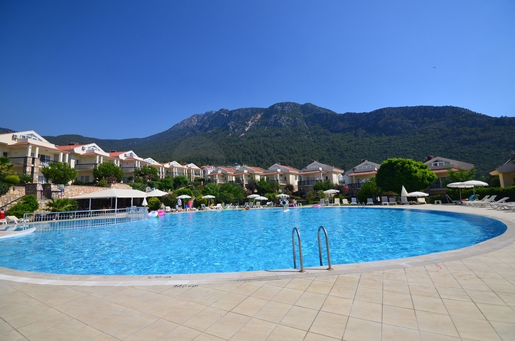 Уютная отдельно стоящая вилла с садом и бассейном в Олюдениз, Фетхие