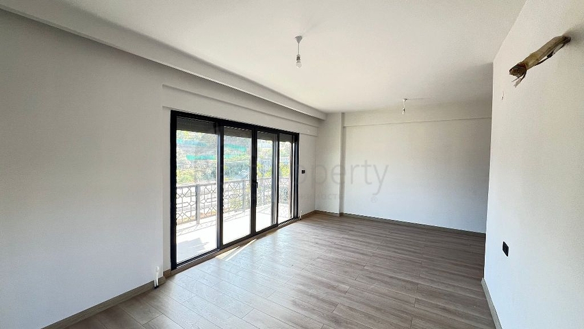 Просторный отдельно стоящий дом с собственным участком в районе Карагедик, Фетхие