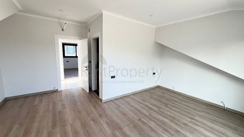 Просторный отдельно стоящий дом с собственным участком в районе Карагедик, Фетхие