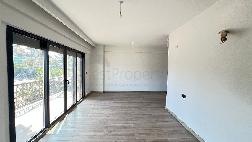 Просторный отдельно стоящий дом с собственным участком в районе Карагедик, Фетхие