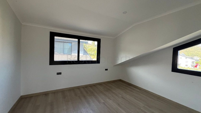 Просторный отдельно стоящий дом с собственным участком в районе Карагедик, Фетхие