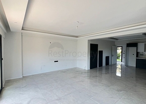 Просторный отдельно стоящий дом с собственным участком в районе Карагедик, Фетхие