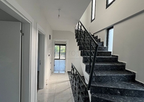 Просторный отдельно стоящий дом с собственным участком в районе Карагедик, Фетхие