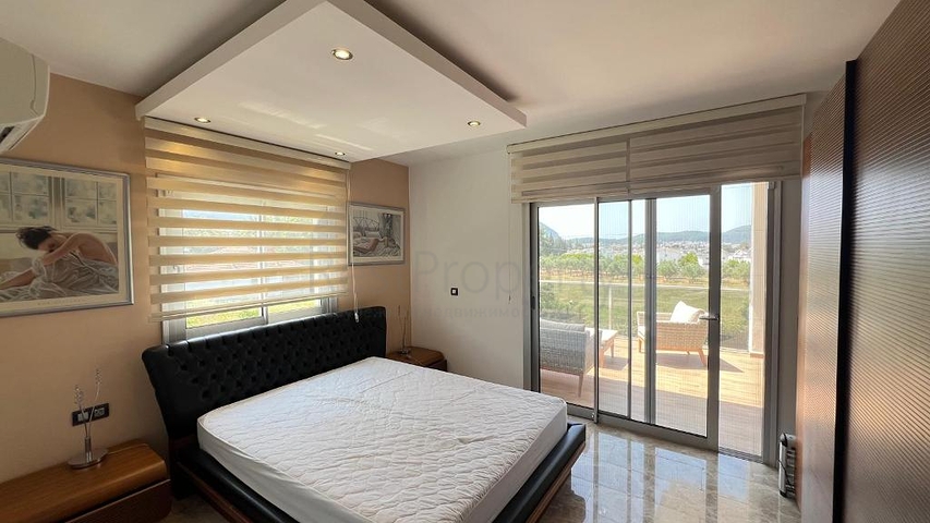 Уютный дом с большим участком в районе Олюдениз, Фетхие