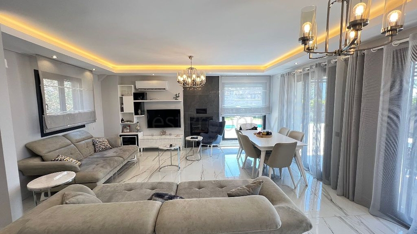 Просторный отдельно стоящий дом в районе Овачик, Фетхие