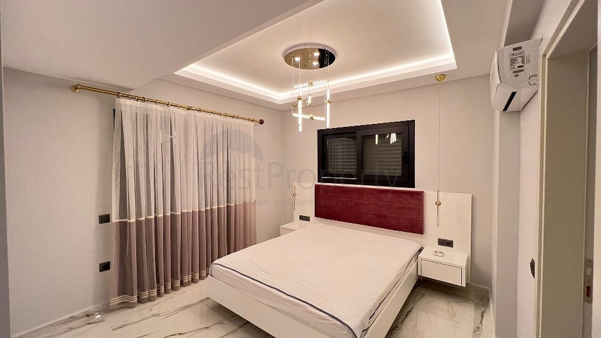 Просторный отдельно стоящий дом в районе Овачик, Фетхие