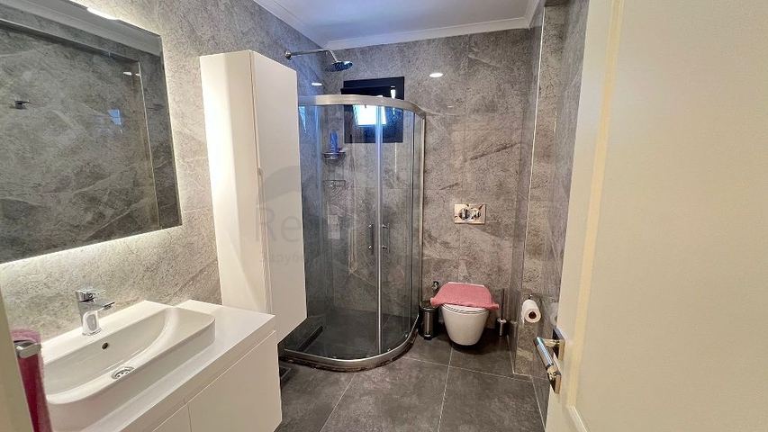 Просторный отдельно стоящий дом в районе Овачик, Фетхие