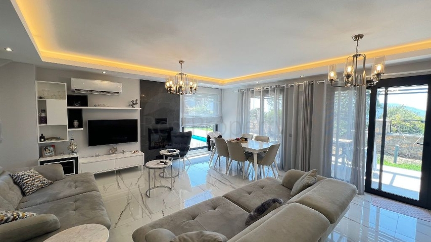 Просторный отдельно стоящий дом в районе Овачик, Фетхие