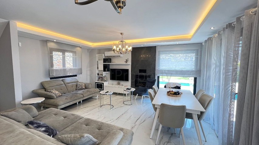 Просторный отдельно стоящий дом в районе Овачик, Фетхие