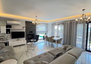 Просторный отдельно стоящий дом в районе Овачик, Фетхие