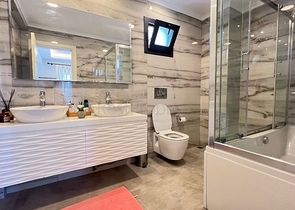 Просторный отдельно стоящий дом в районе Овачик, Фетхие