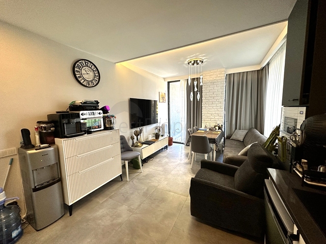 Современная 1+1 квартира в центре района Клеопатра