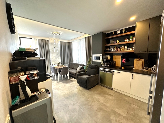 Современная 1+1 квартира в центре района Клеопатра