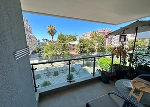 Современная 1+1 квартира в центре района Клеопатра