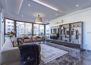 Просторная двухкомнатная квартира с мебелью в районе Каргыджак