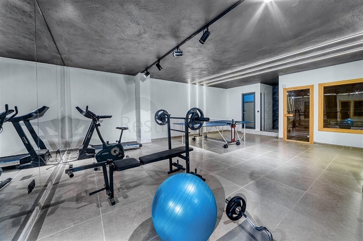 Пентхаус 2+1 с террасой и мебелью в районе Махмутлар