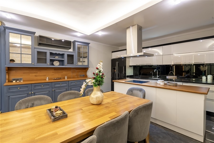 Пентхаус 3+1 с террасой в районе Оба