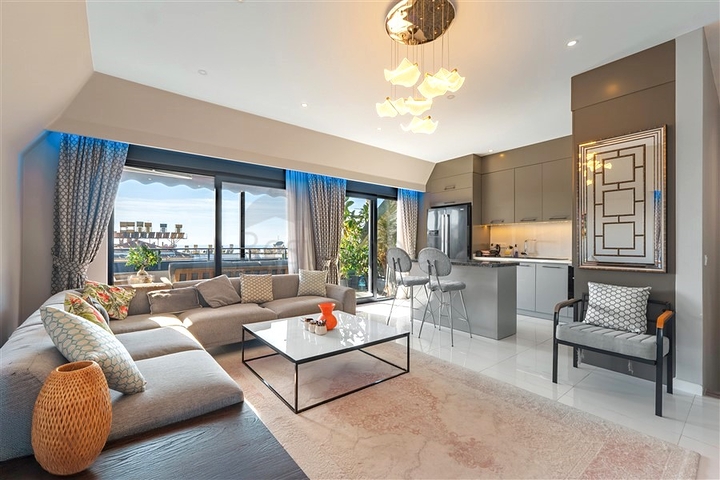 Просторный пентхаус 2+1 в центре Аланьи