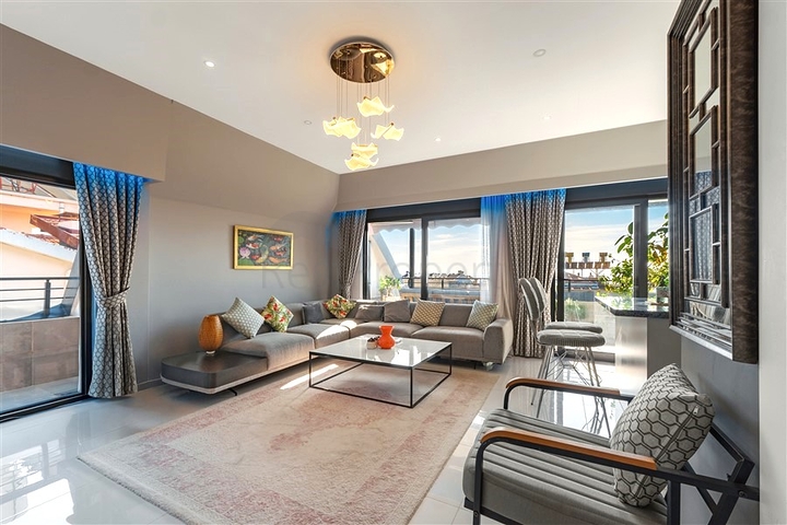 Просторный пентхаус 2+1 в центре Аланьи