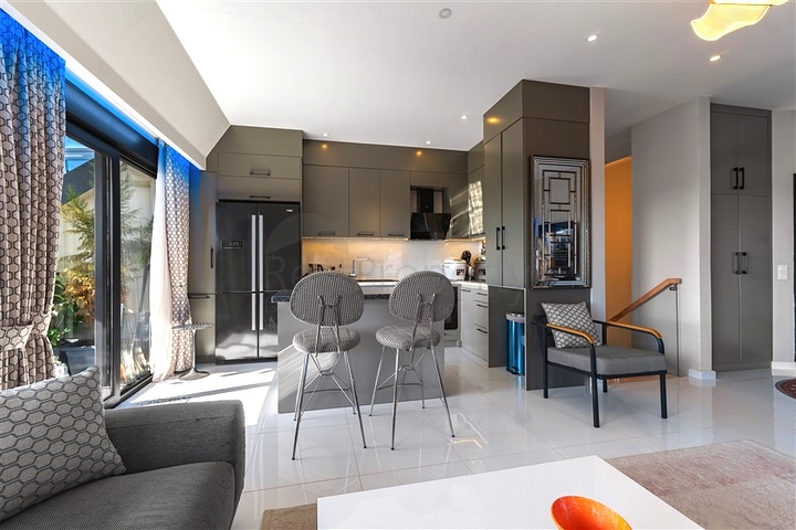 Просторный пентхаус 2+1 в центре Аланьи