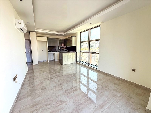 Современная квартира 1+1 в новом доме района Клеопатра