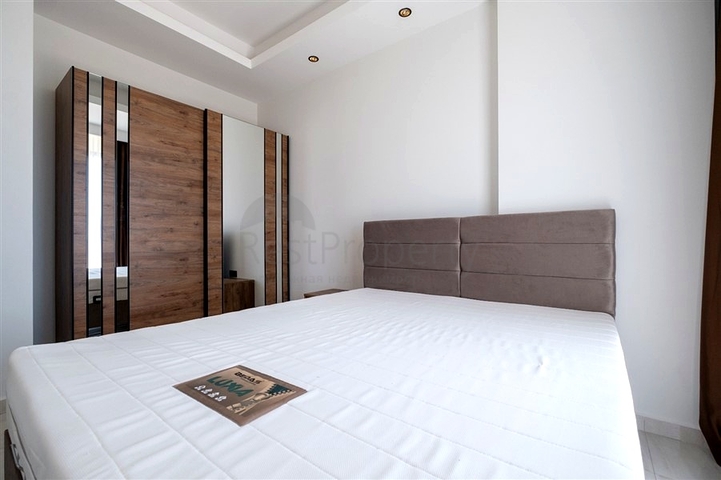 Уютная меблированная квартира в современном жилом комплексе у побережья