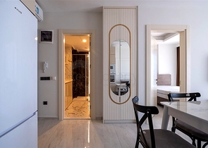 Уютная меблированная квартира в современном жилом комплексе у побережья