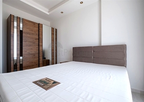 Уютная меблированная квартира в современном жилом комплексе у побережья